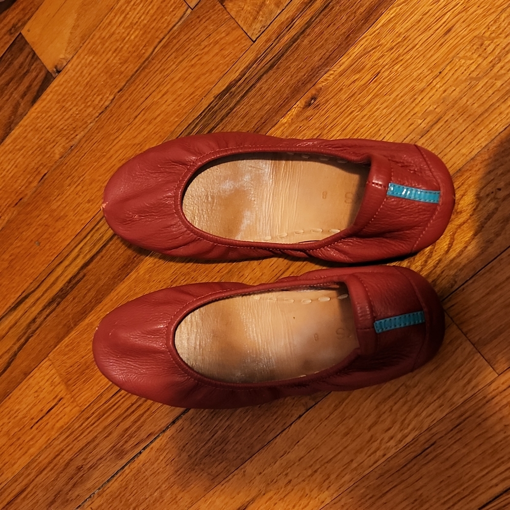 Cardinal red tieks